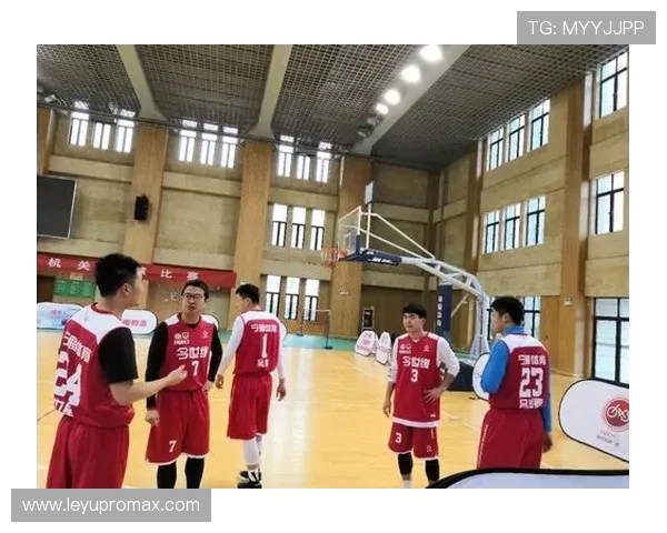 篮球替补席管理规则包含哪些条款以及违规后的判罚标准是什么